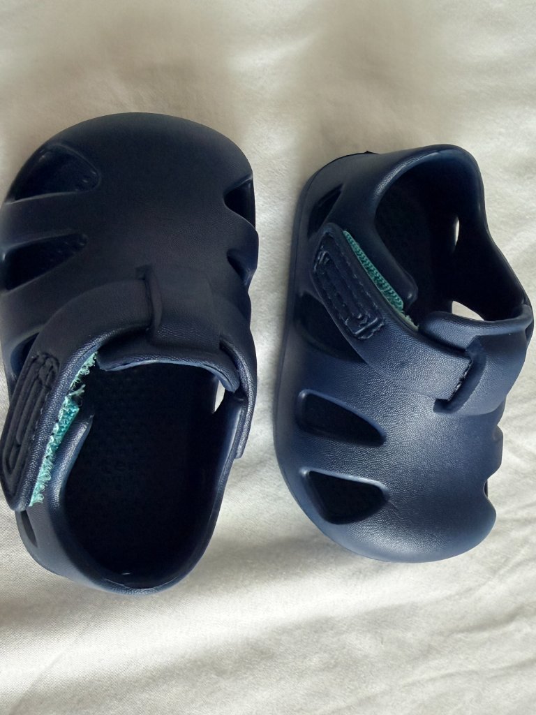 Ten Little Size 3.5/4 Navy Splash Sandals — image 3 of 7